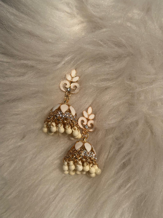 Teen Booti Rang-e-desi white