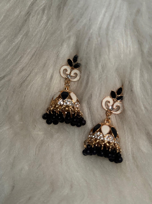 Teen Booti Rang-e-desi white and black