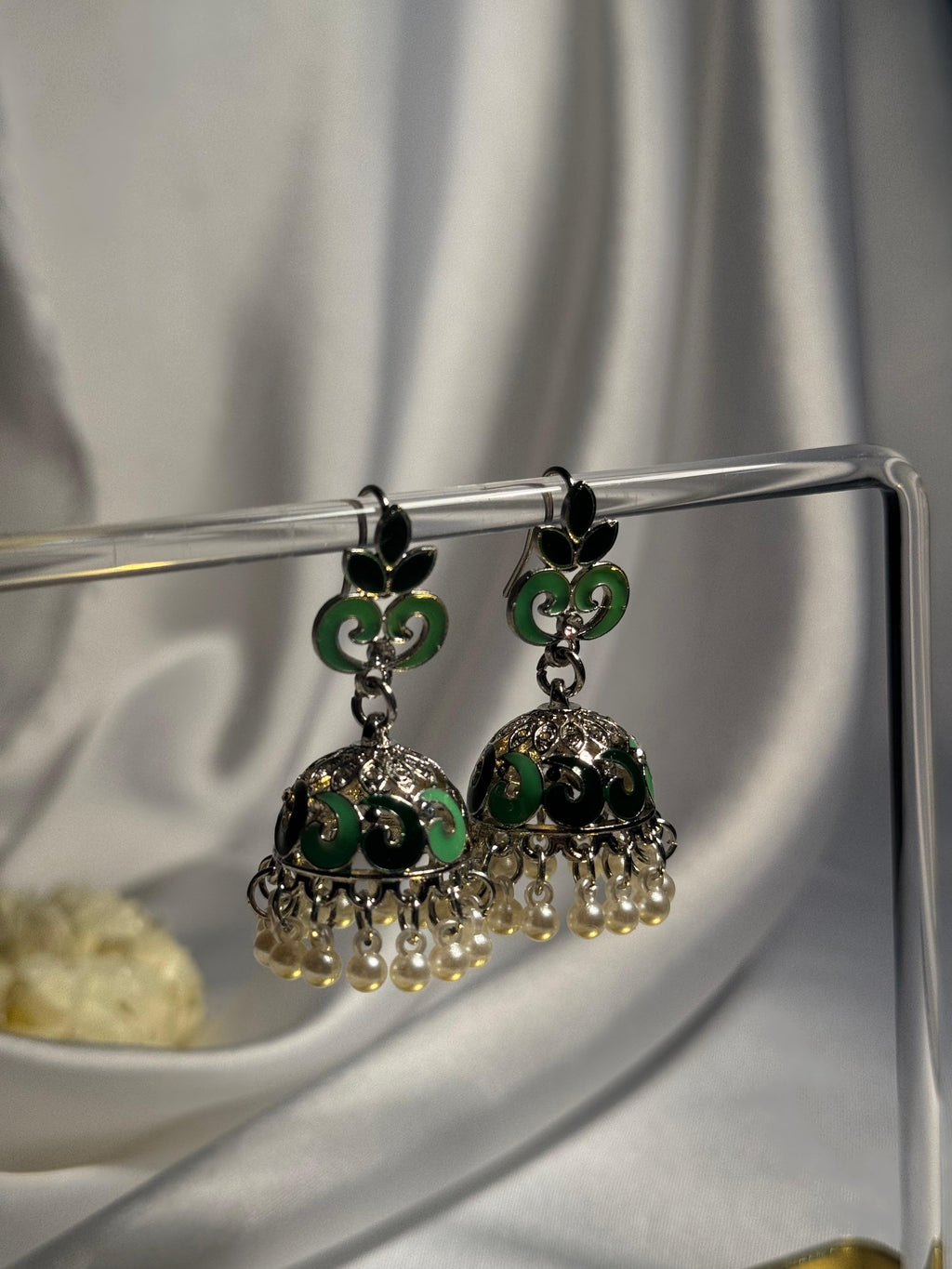 Teen Booti silver Rang-e-desi green