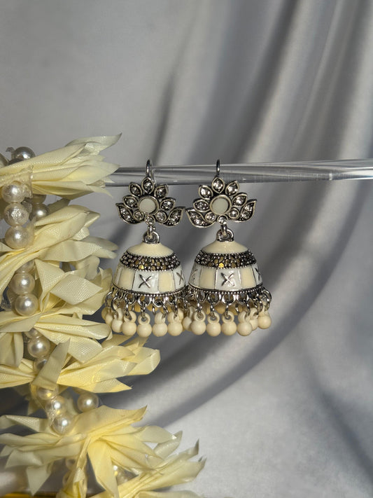 Phool booti Rang-e-desi white