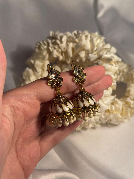 Chakoor booti gold-Rang-e-desi white