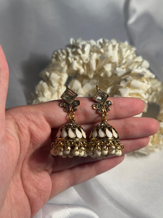 Chakoor booti gold-Rang-e-desi white