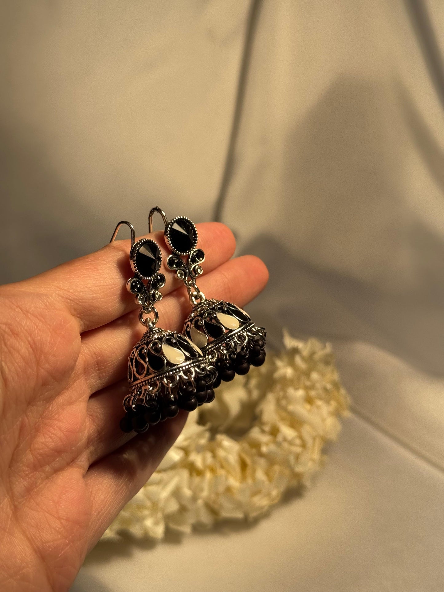 Gol Booti-Rang-e-desi black n white
