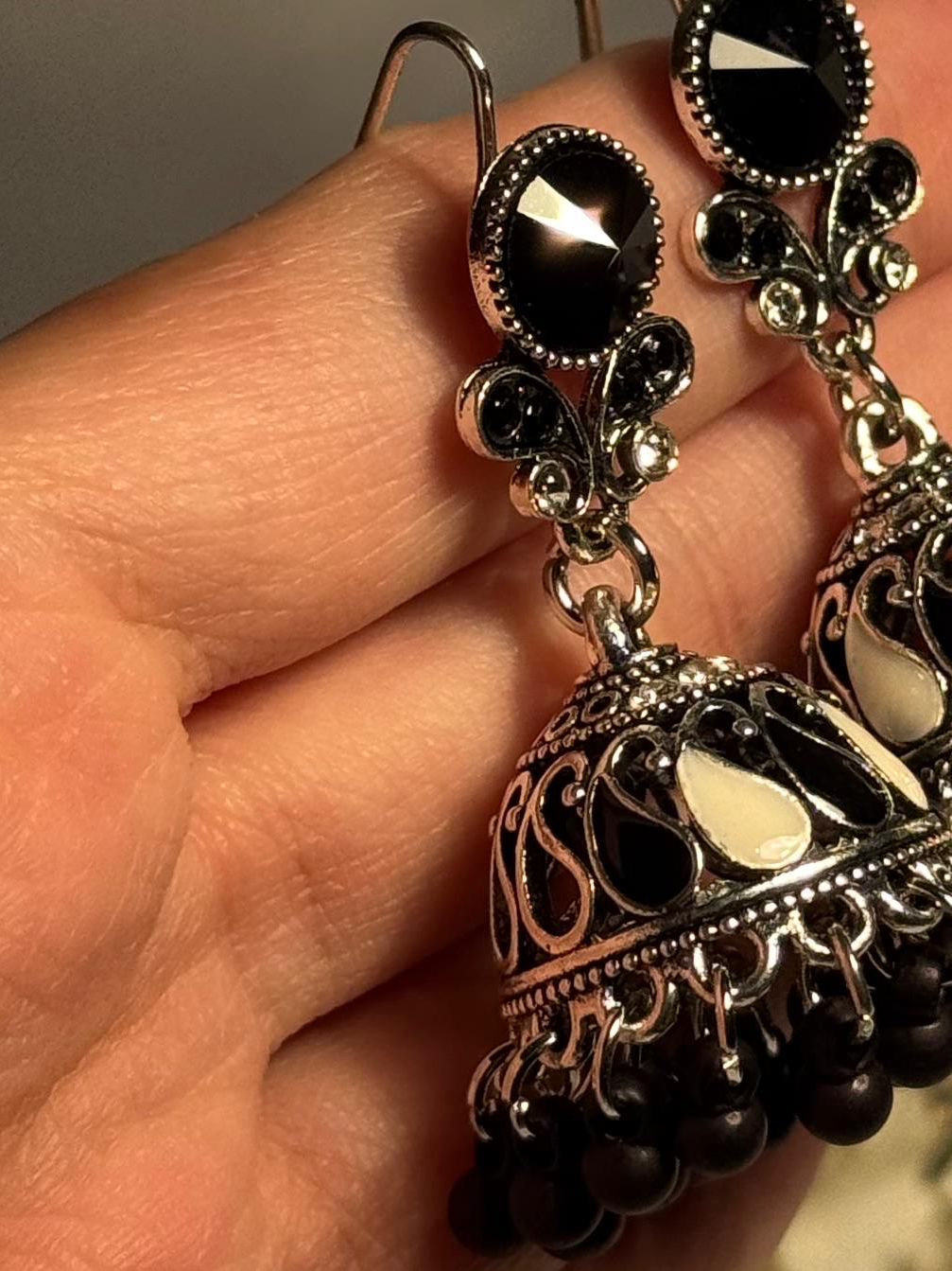Gol Booti-Rang-e-desi black n white