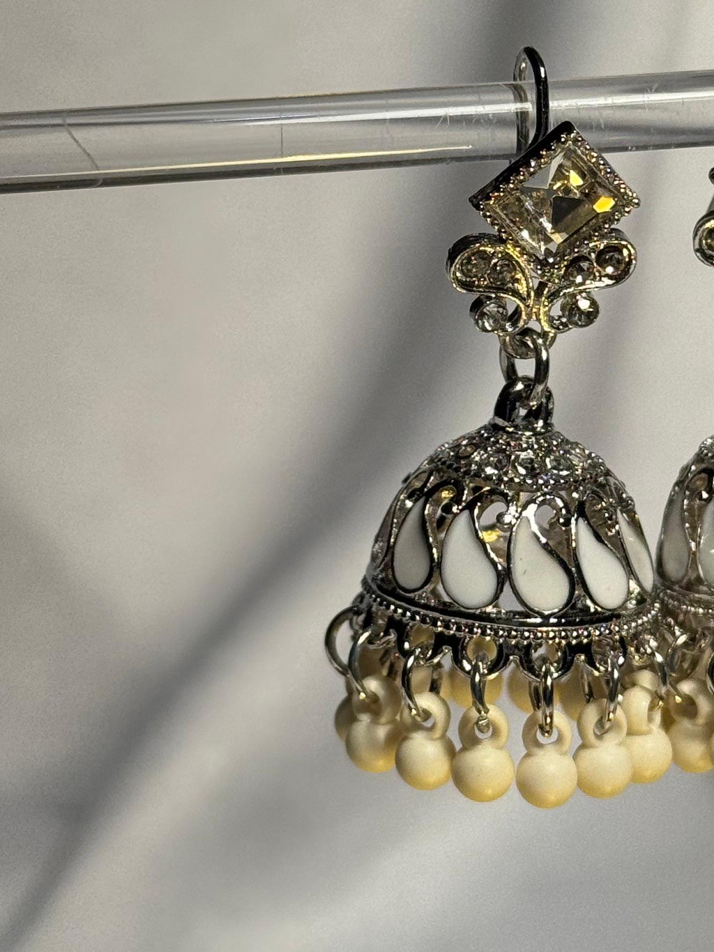 Chakor silver booti Rang-e-desi white