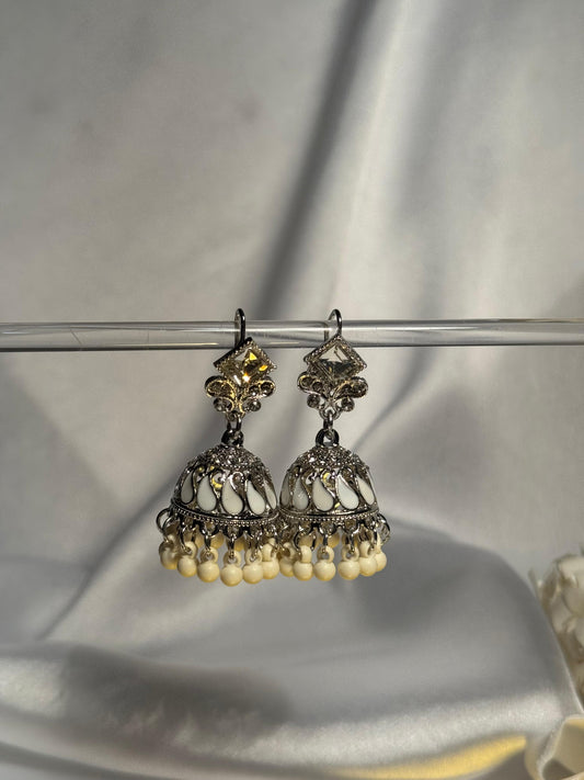 Chakor silver booti Rang-e-desi white