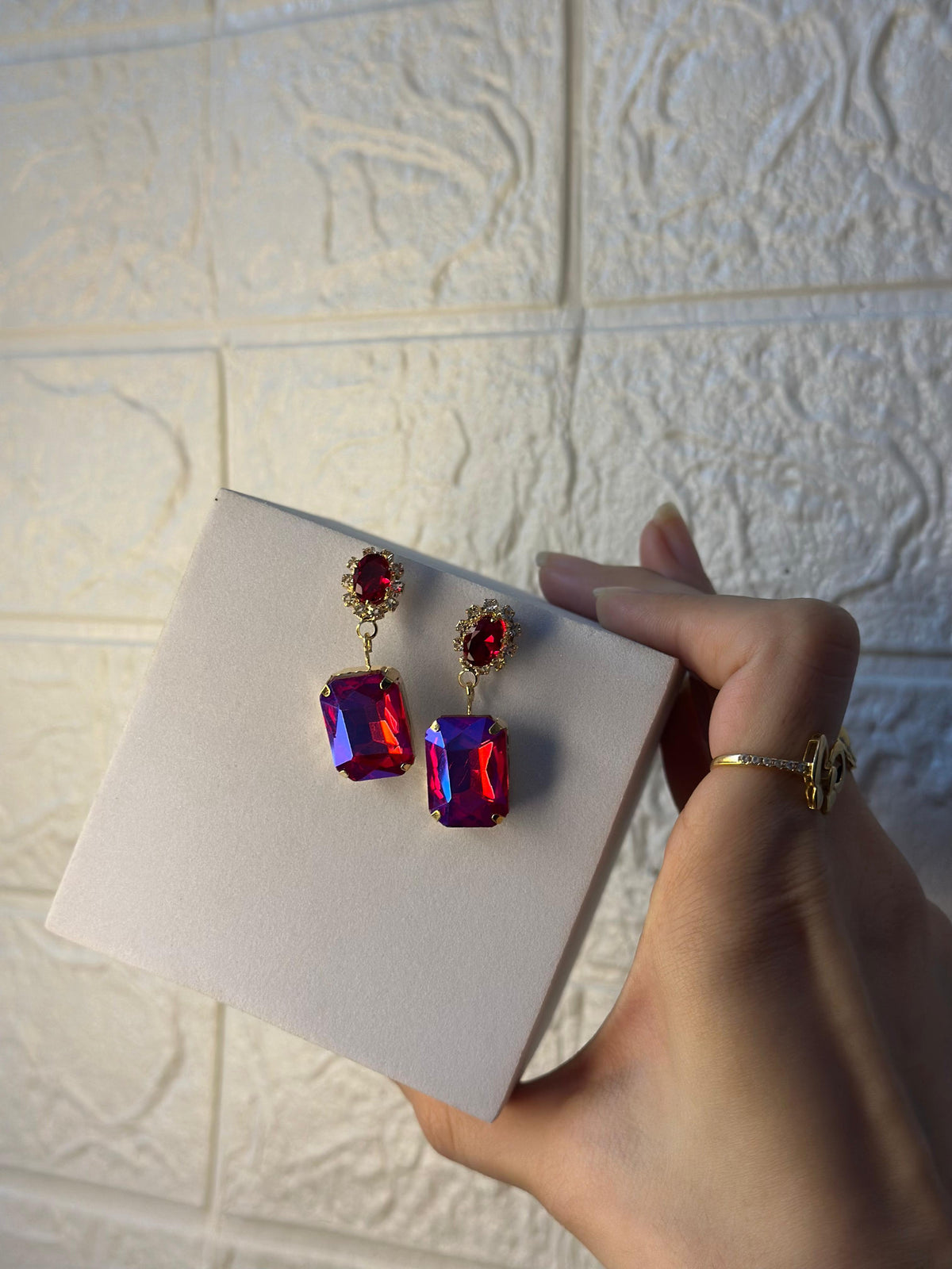 Royal Drop (Maroon)