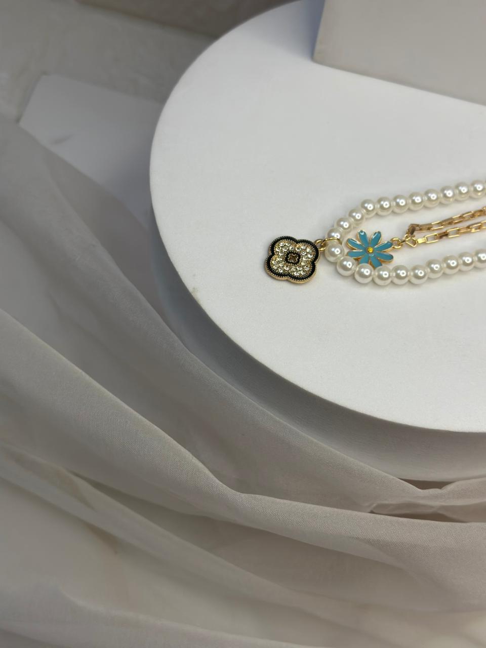 Four Petals (Black and Blue)