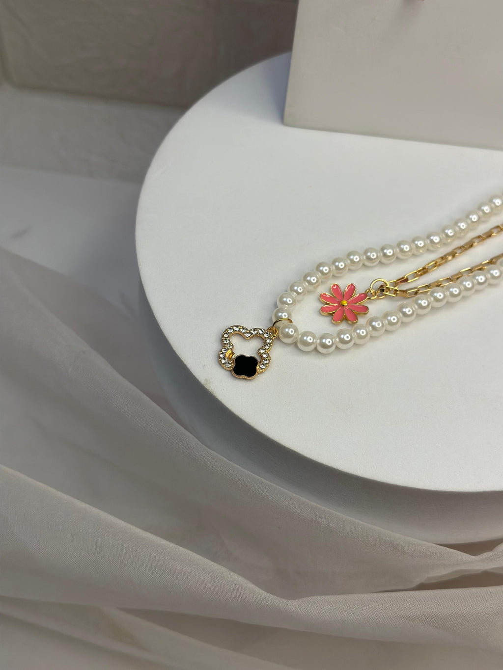Four Petals (Black and Pink)