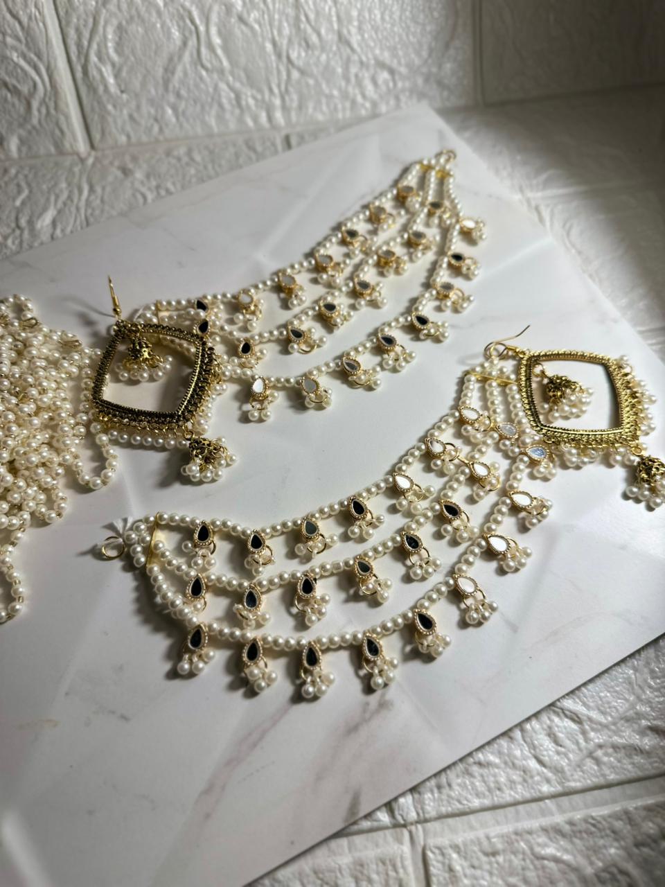 Dania earrings with saharay