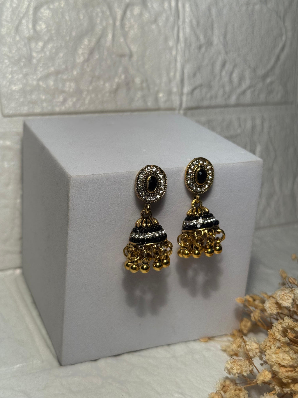 Royal Oval Drops (Gold and Black)