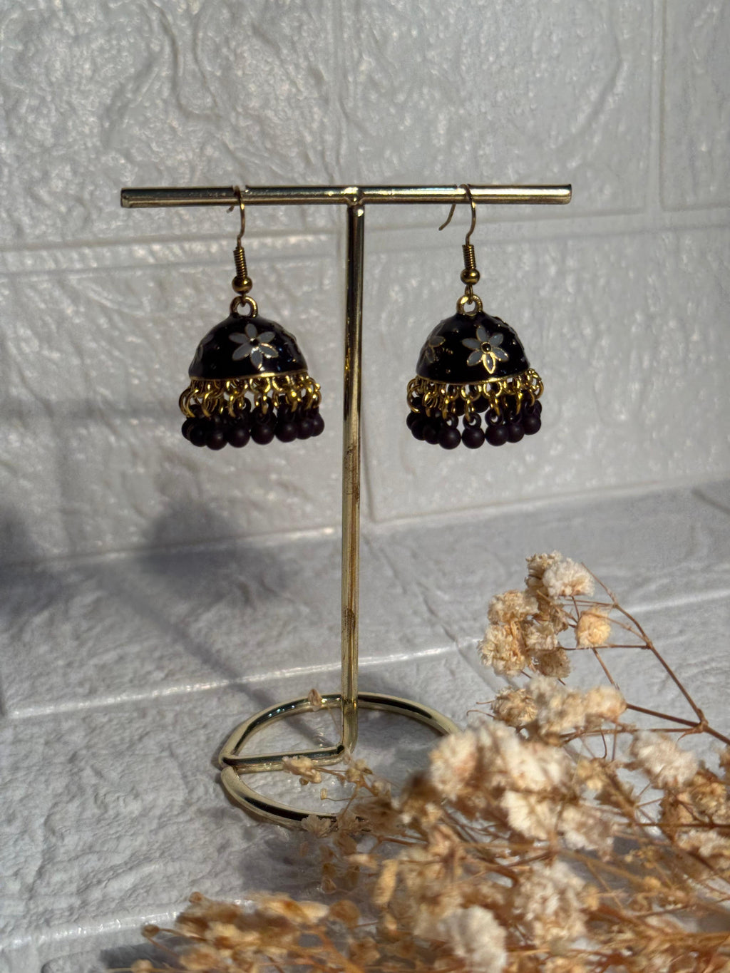 Alishba Jhumkay (Black and Grey)