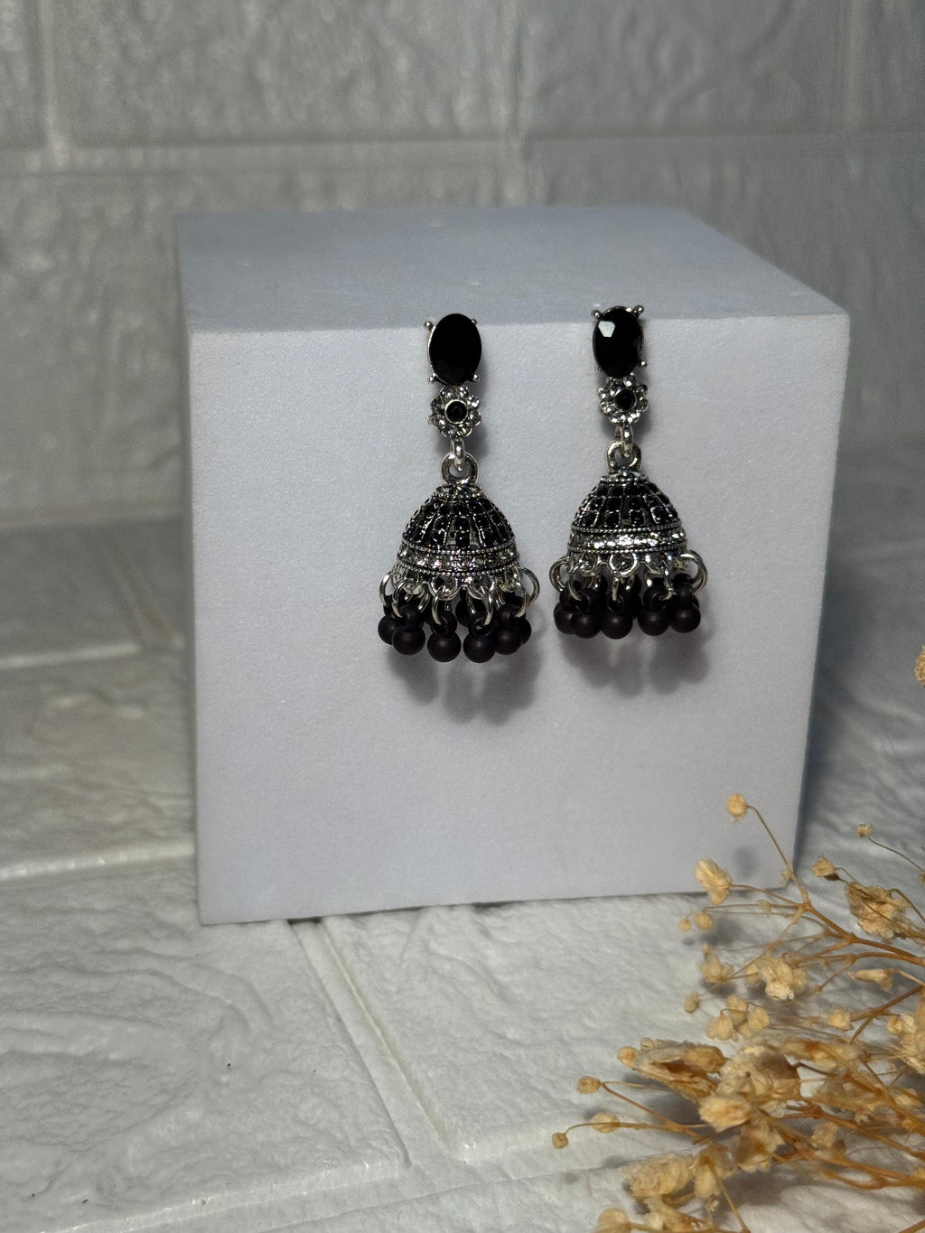 Zanaib Jhumki (Black)
