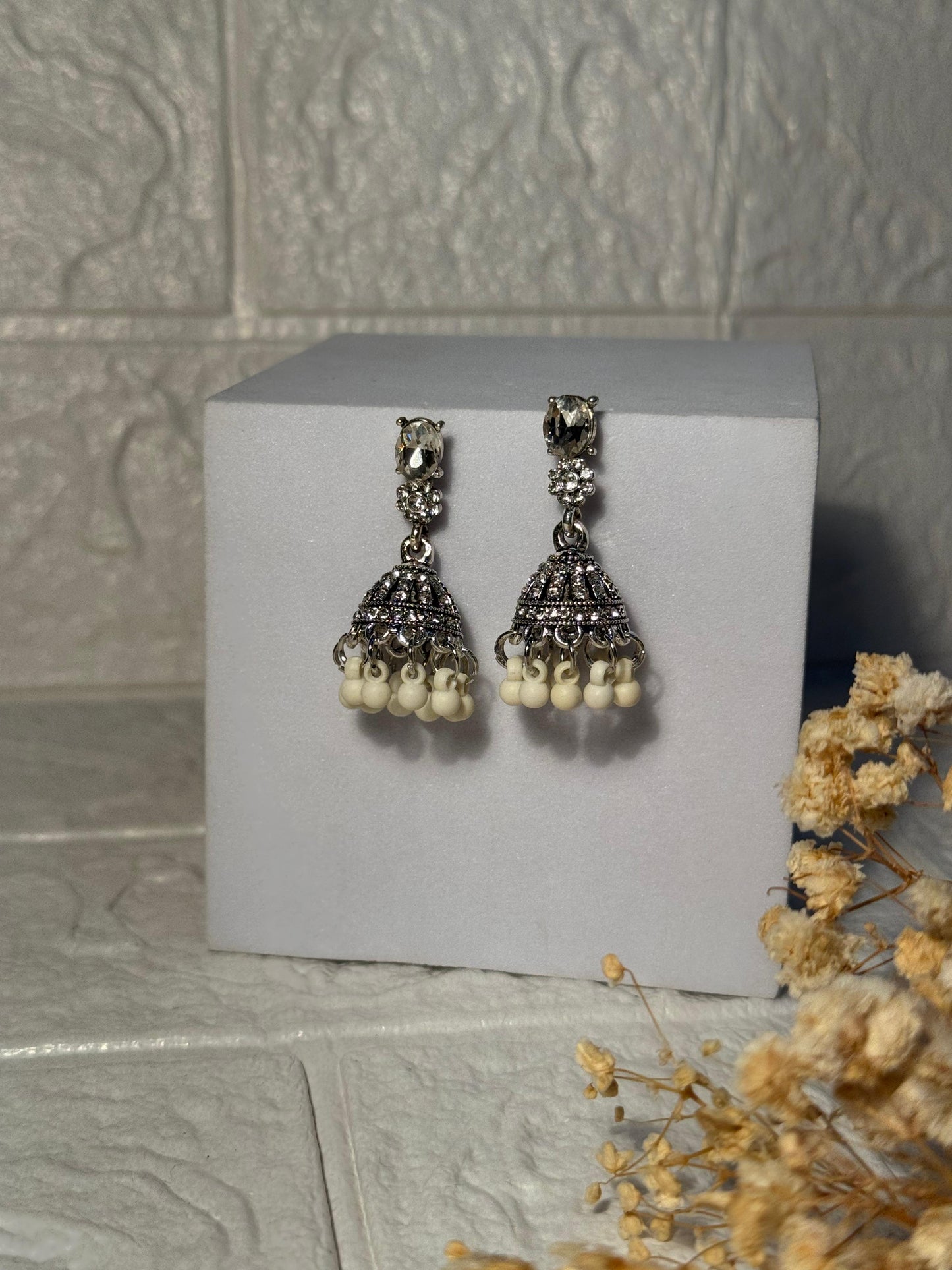 Zanabi Jhumki (White)