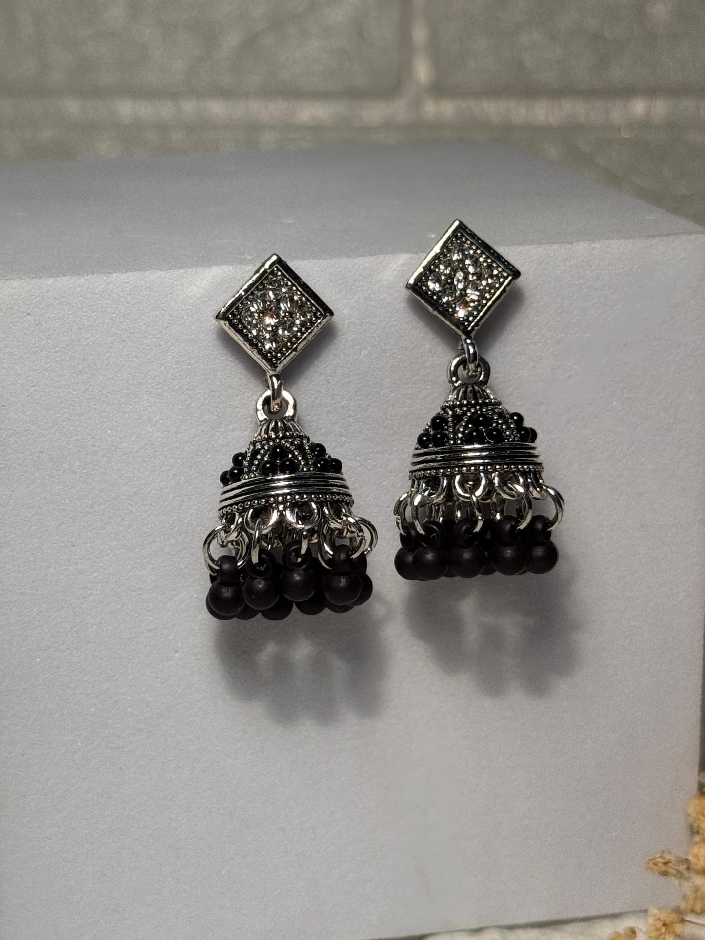 Chakoor Jhumkay (Black)