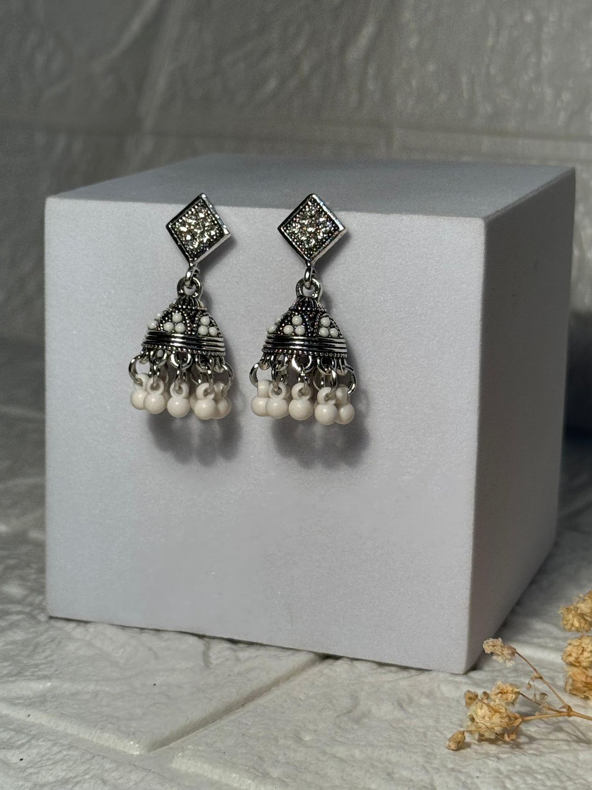 Chakoor Jhumki(White)