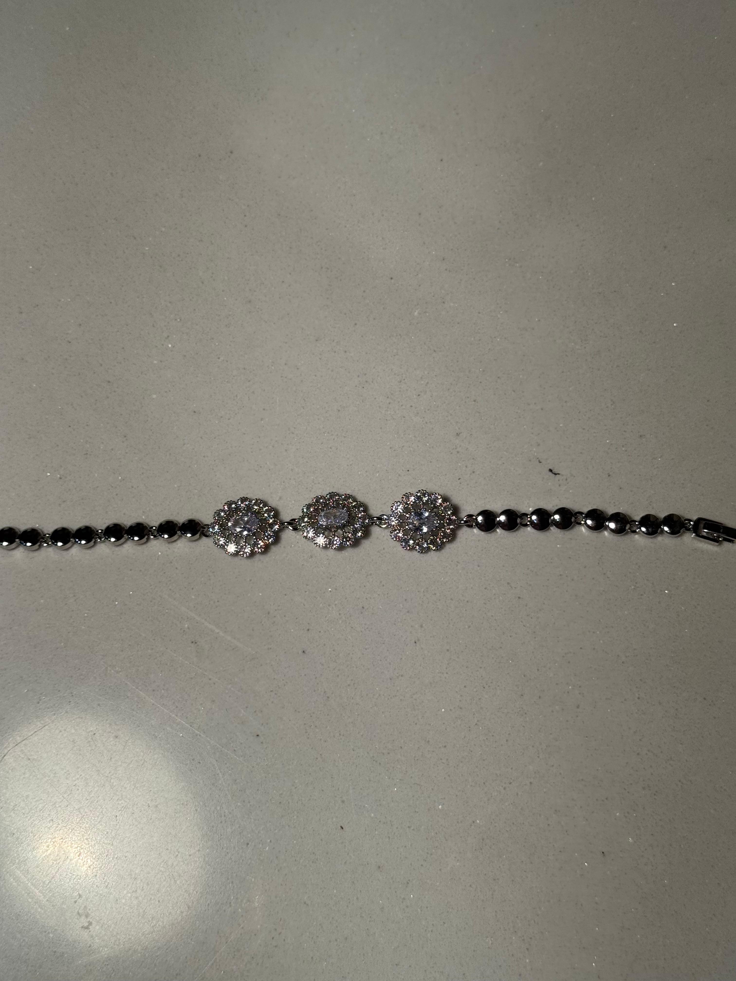 Trio floral bracelet silver