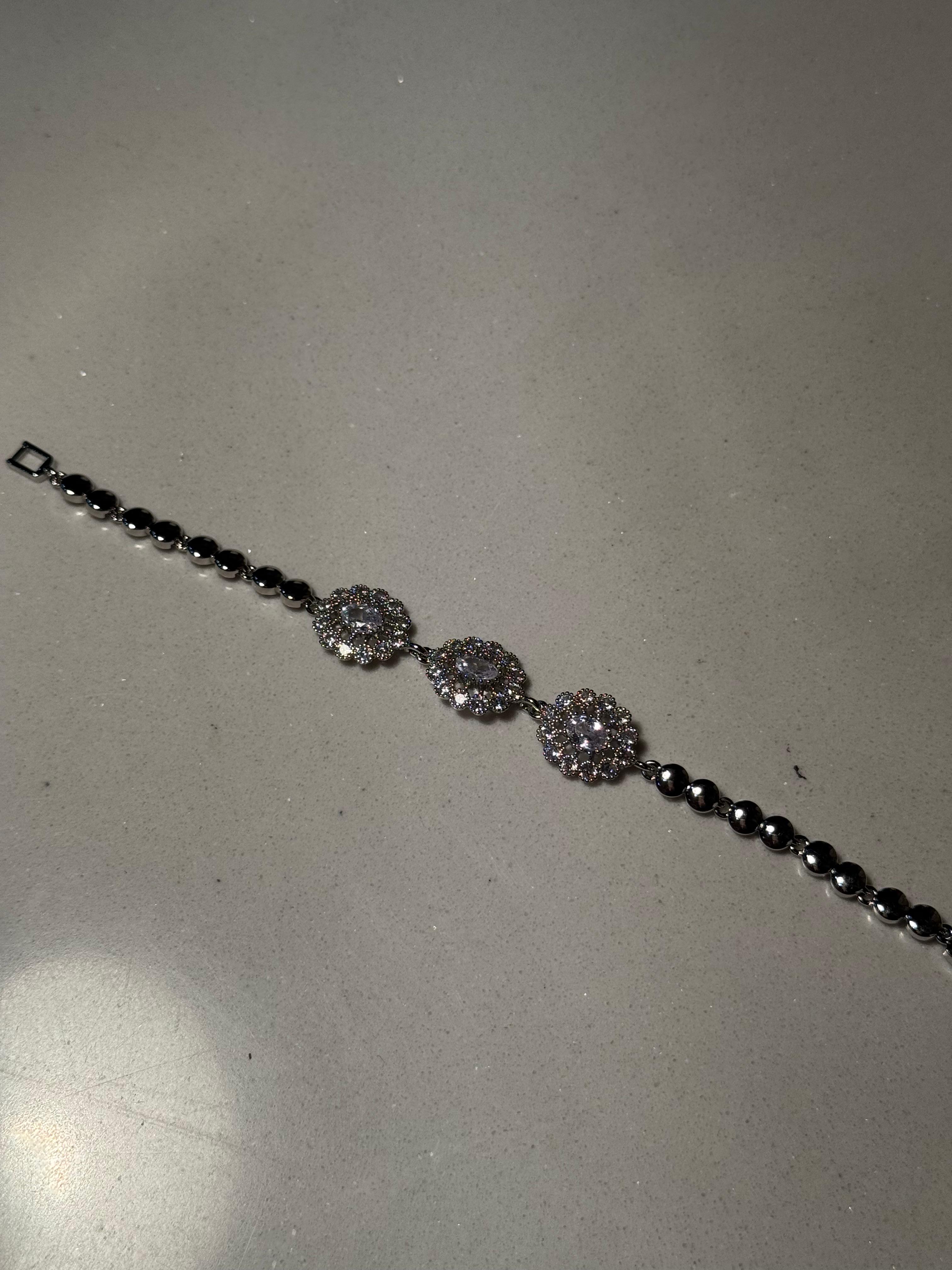 Trio floral bracelet silver