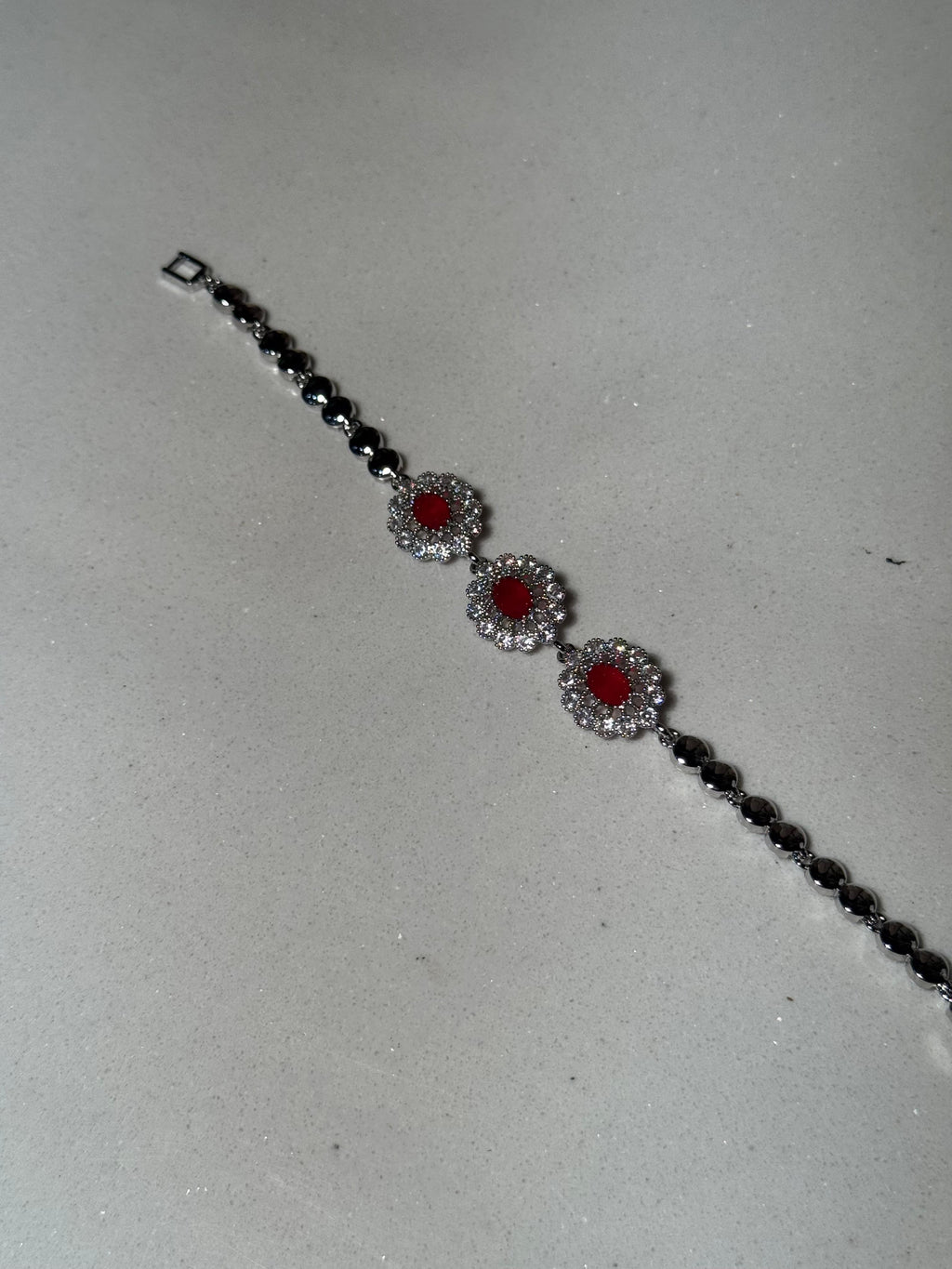 Trio floral bracelet silver and maroon