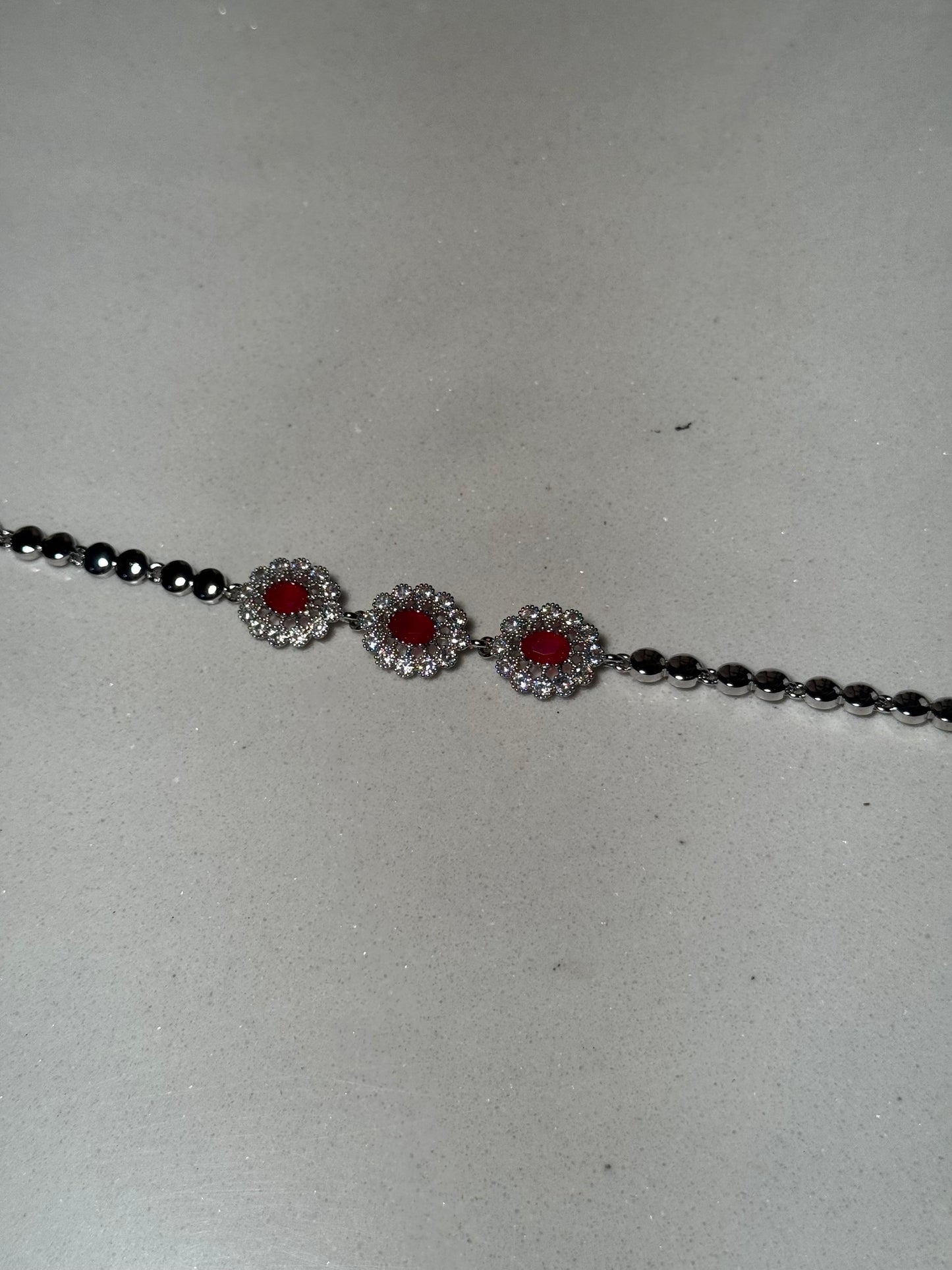 Trio floral bracelet silver and maroon