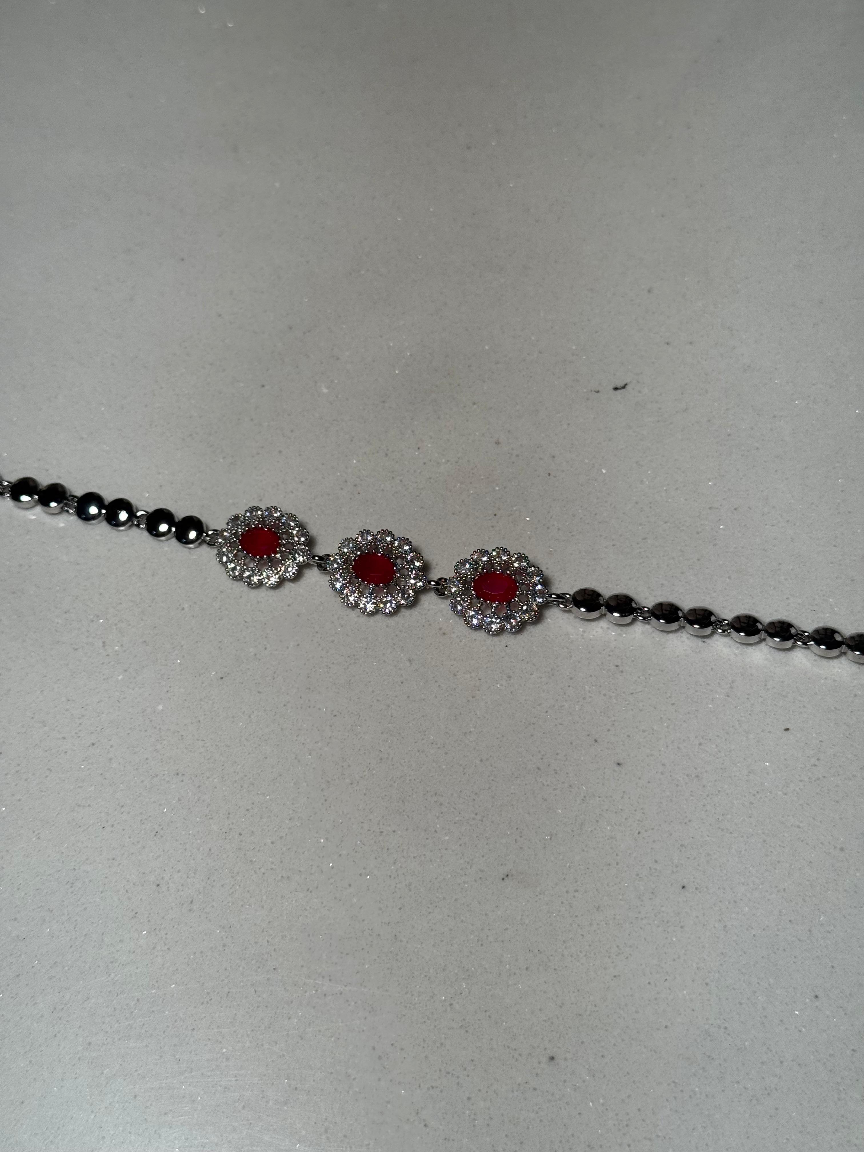 Trio floral bracelet silver and maroon