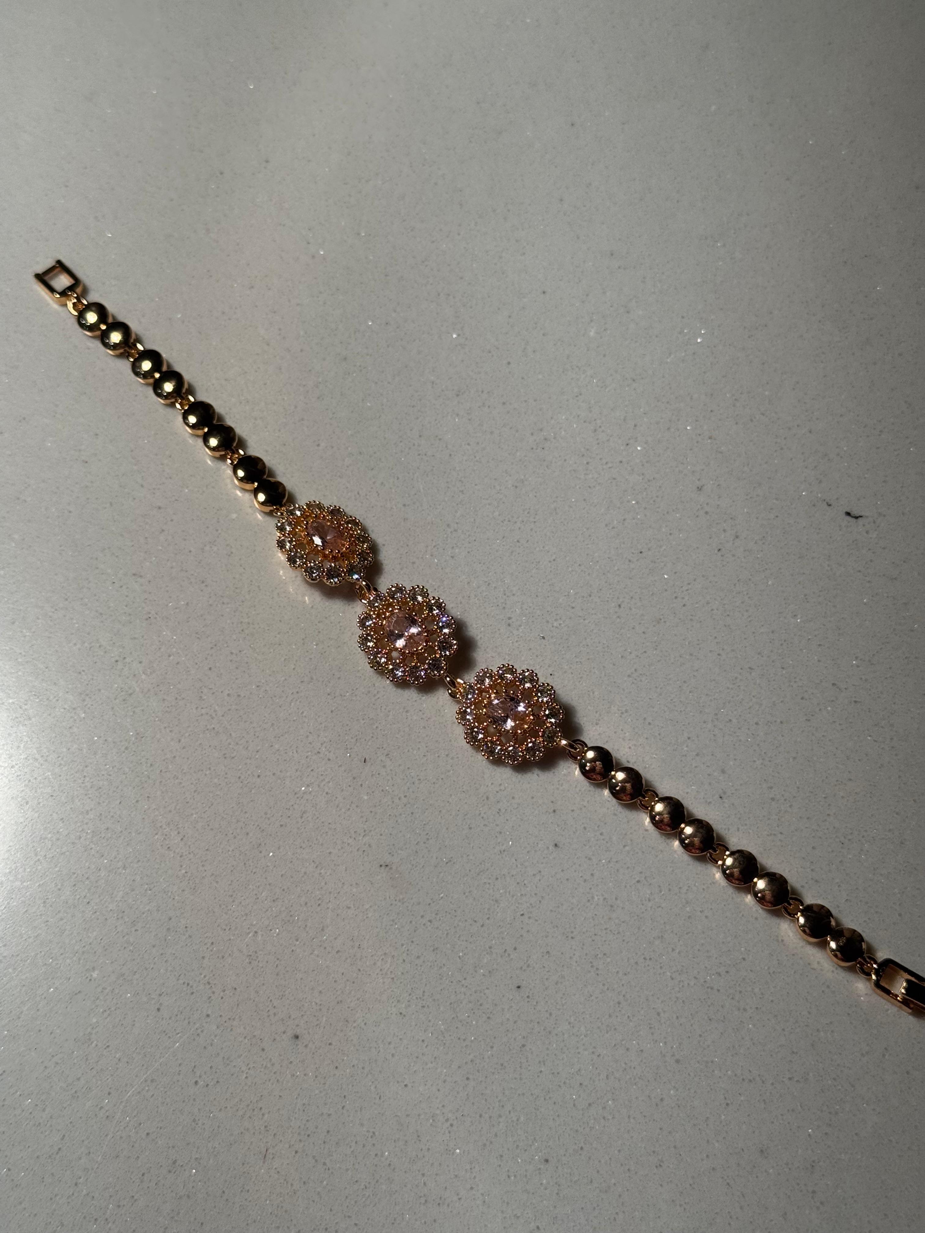 Trio floral bracelet gold and pink