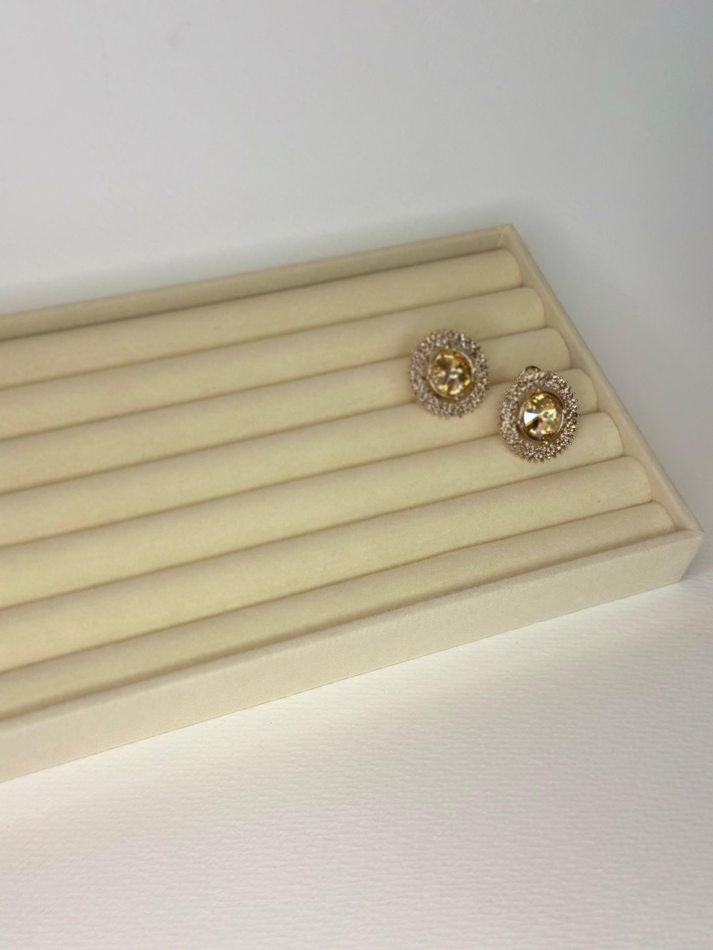 Celeste studs - Round copper