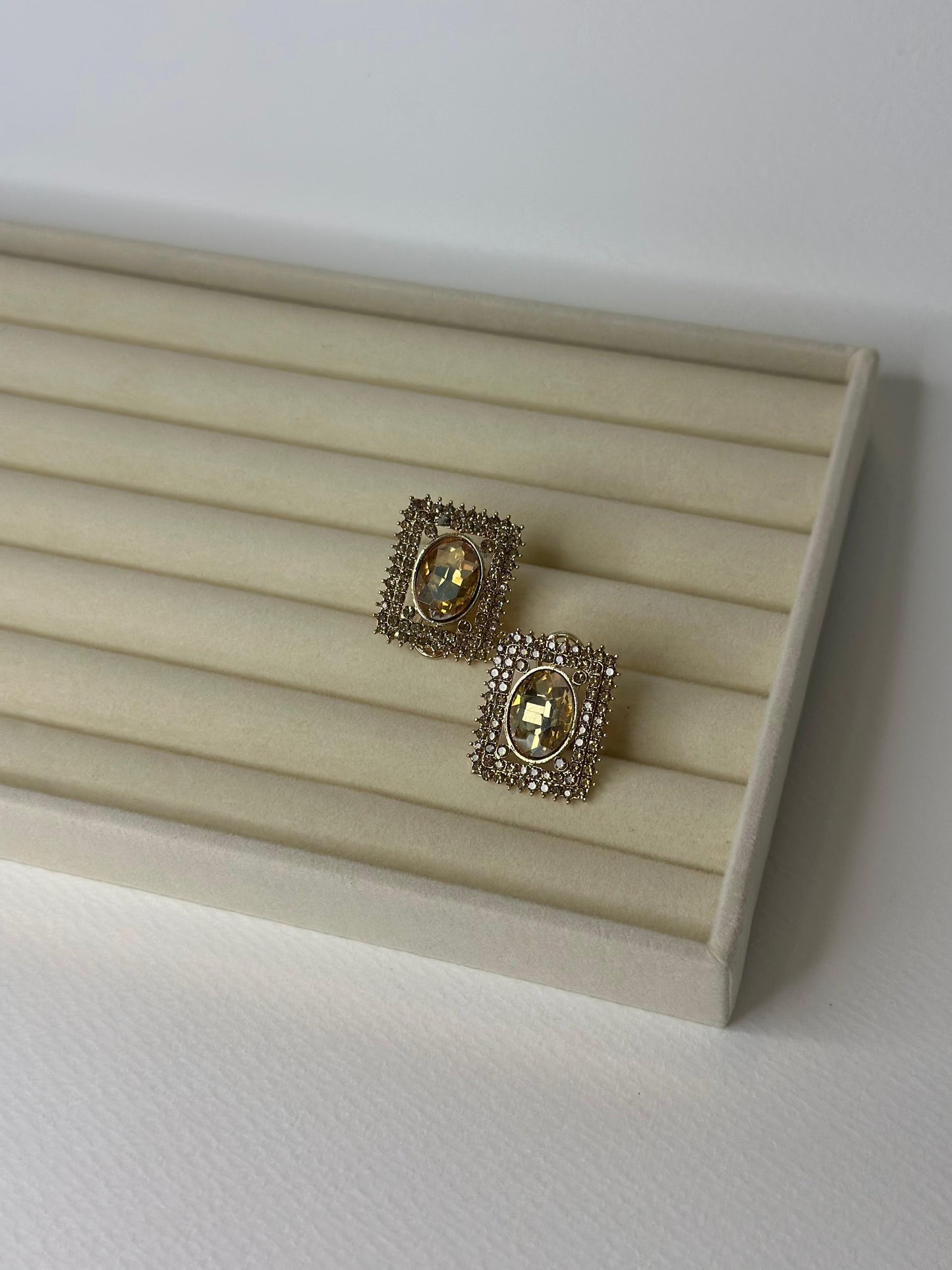 Celeste studs - square copper