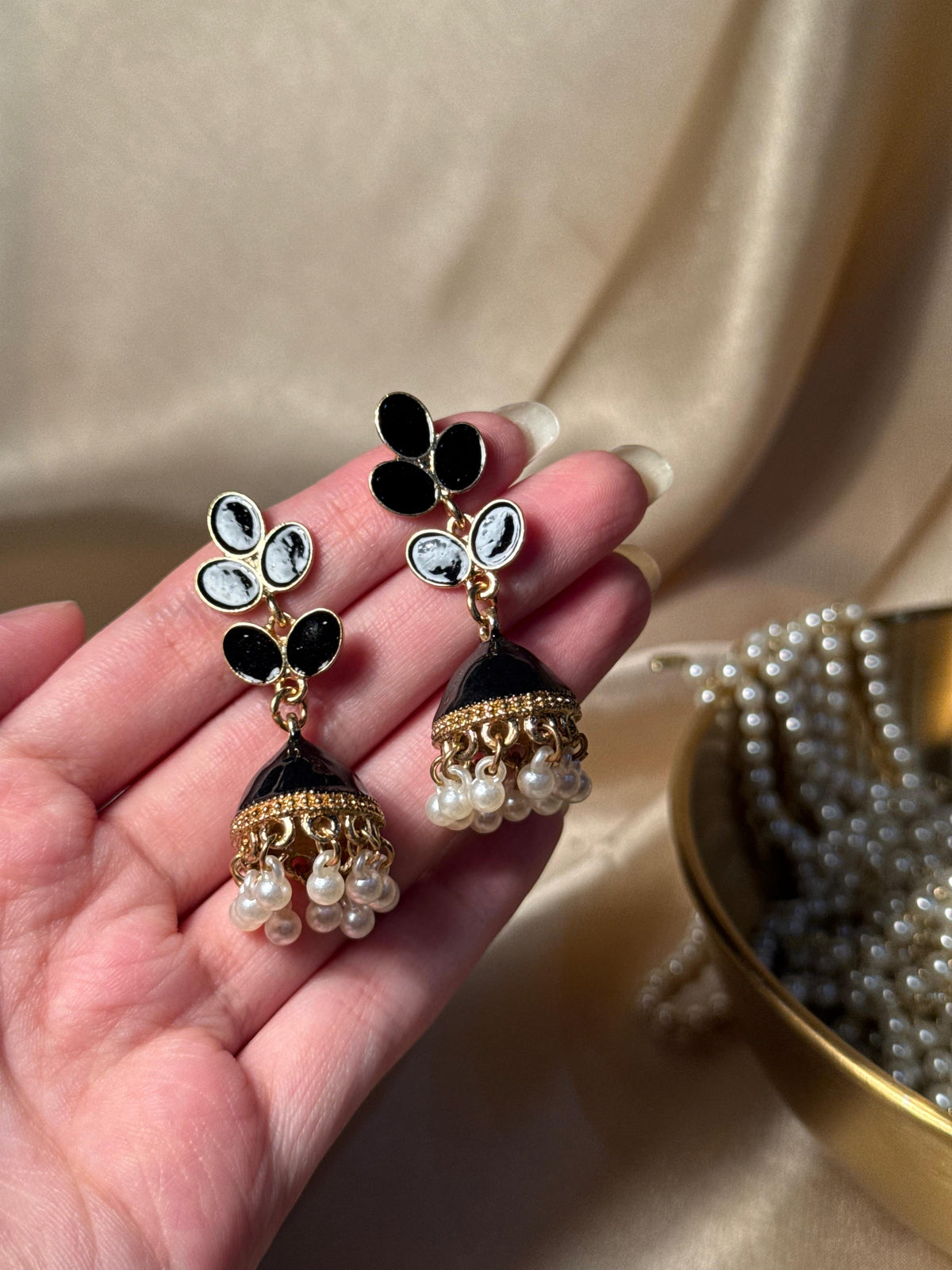 Booti Jhumki - Black