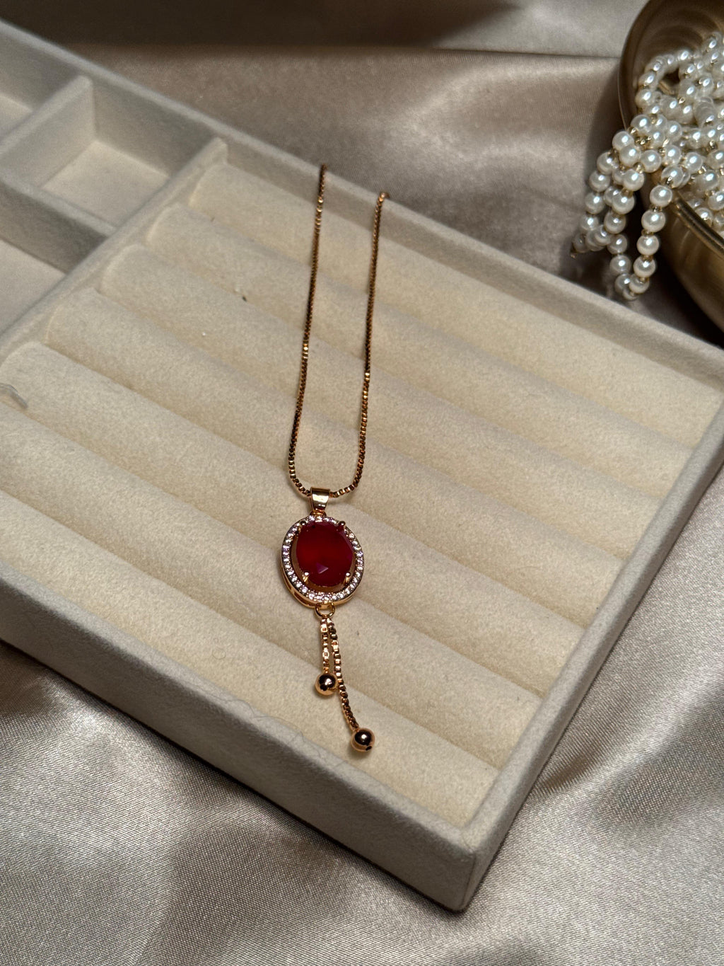 Gold Oval Necklace (Red)