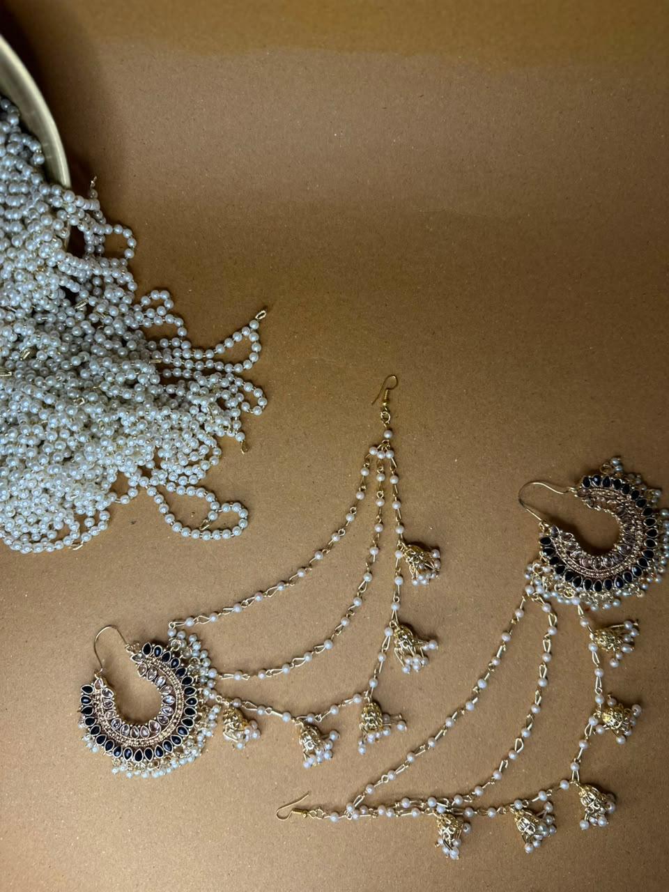 Mahrani earrings with gold saharay