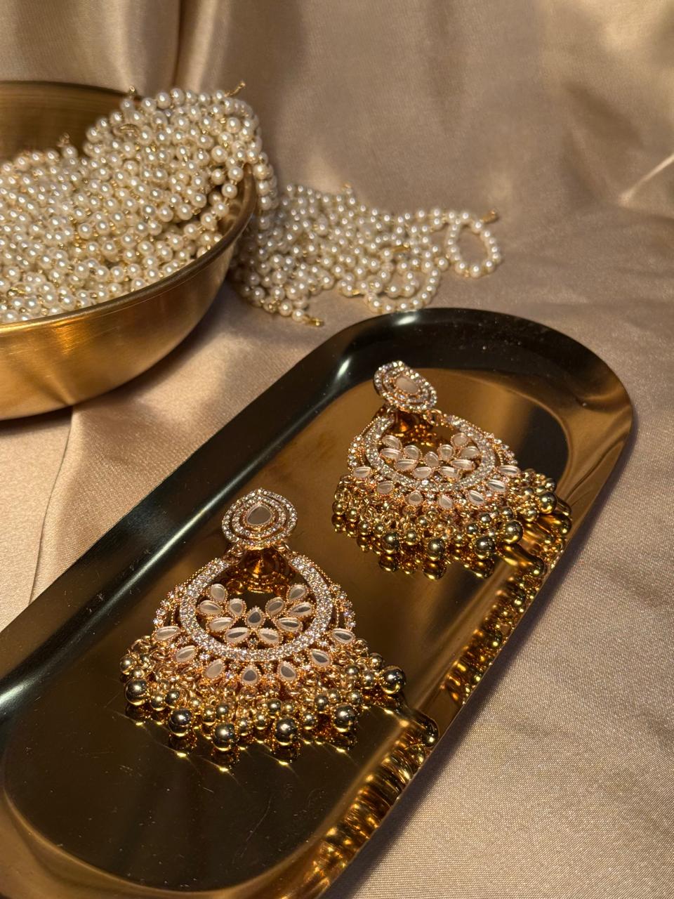 Nilofer Earrings - Gold