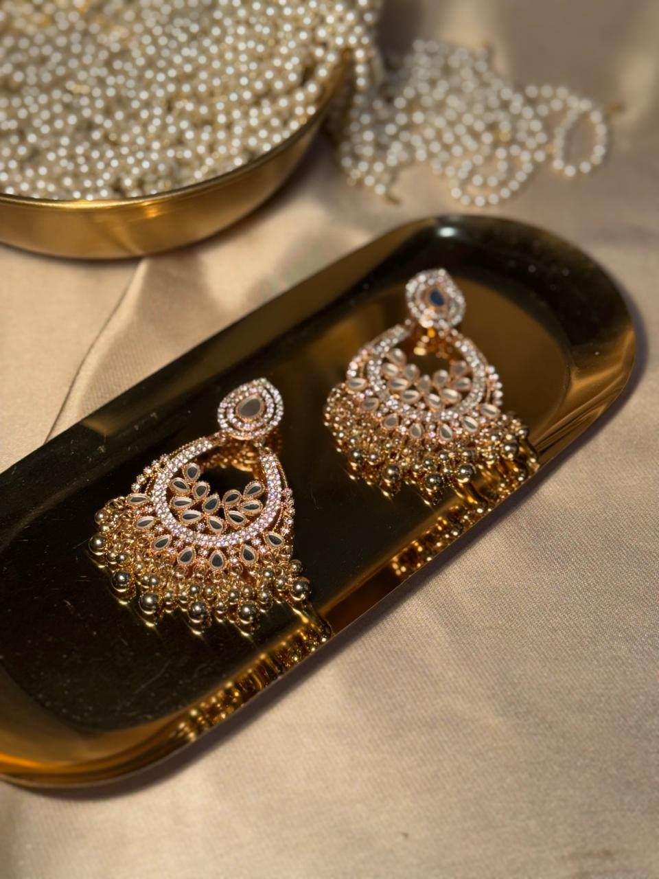 Nilofer Earrings - Gold