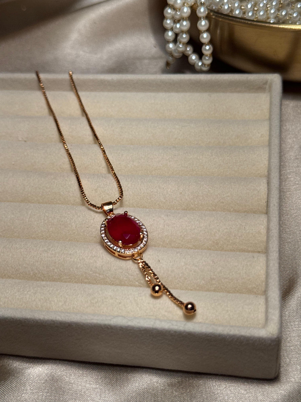 Gold Oval Necklace (Red)