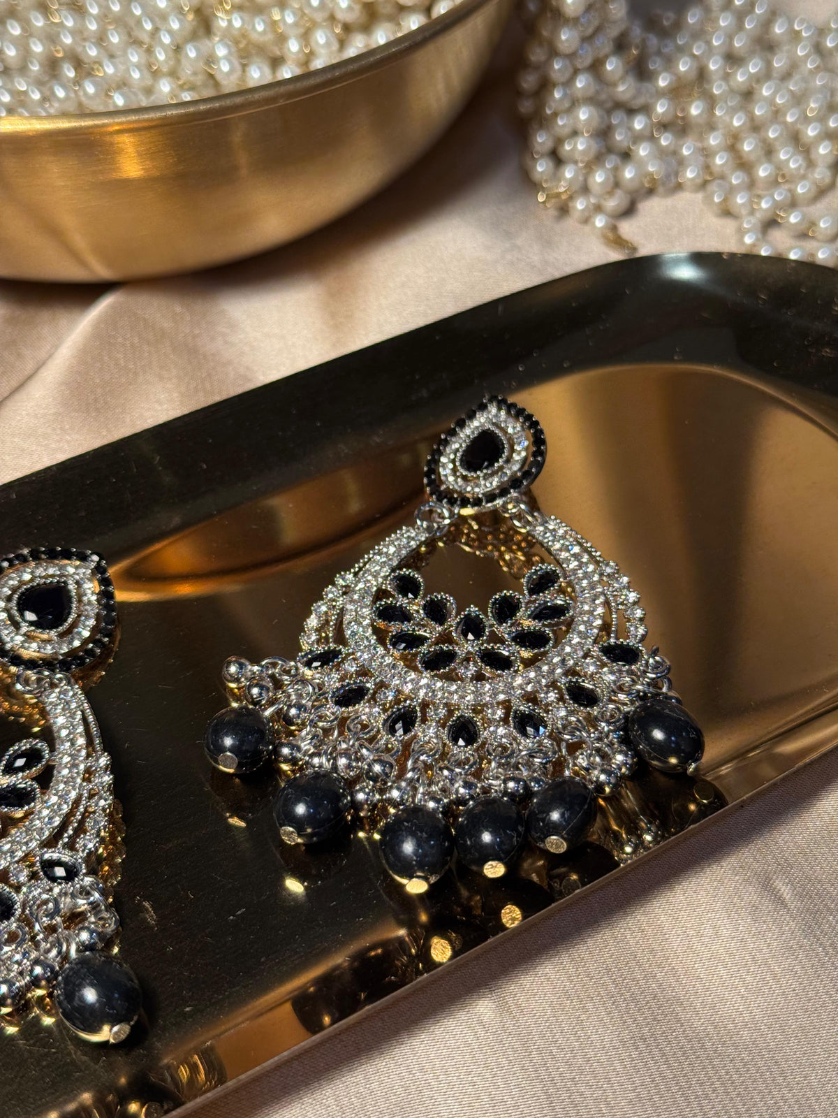 Nilofer Earrings - Black