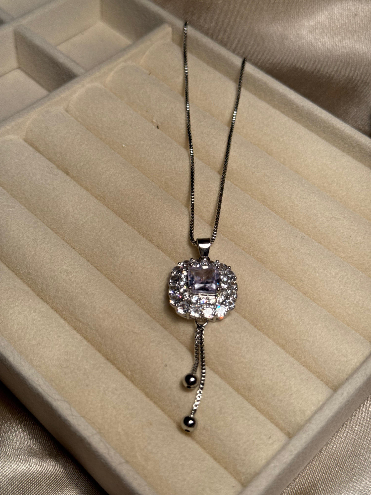 Square gem necklace Silver