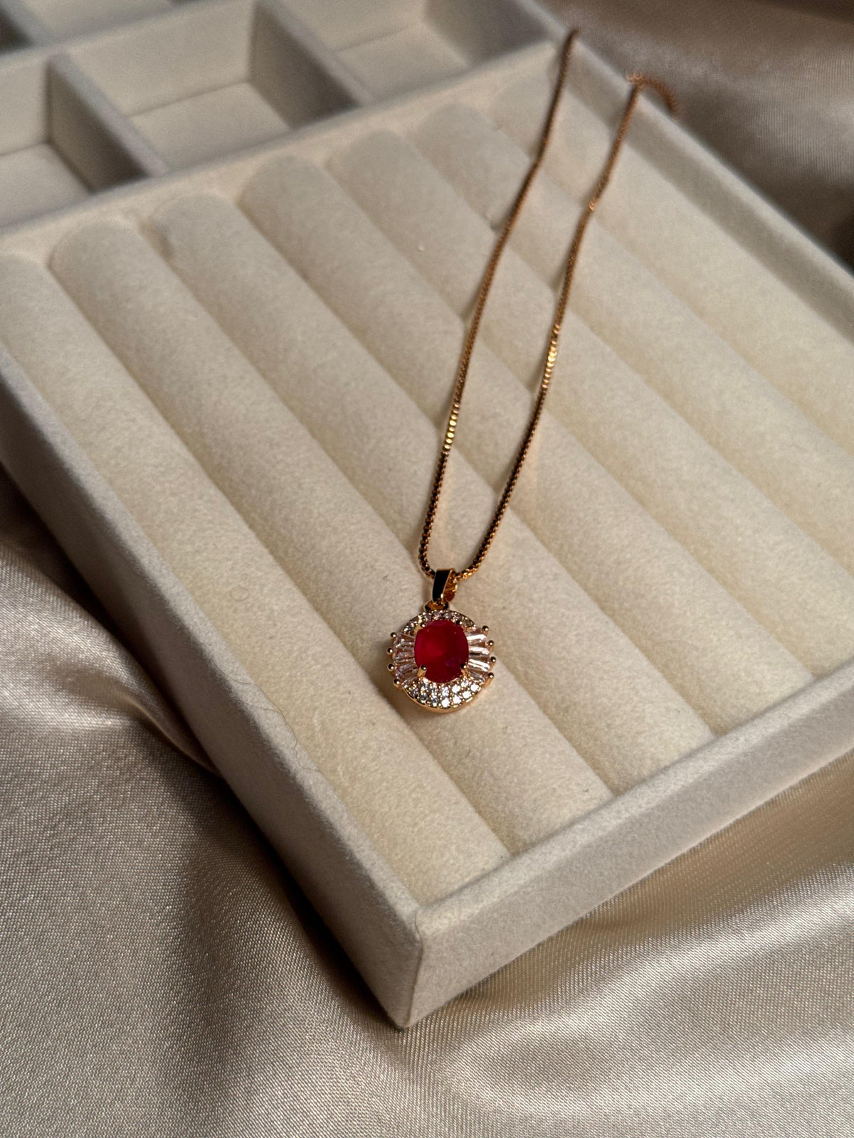 Oval Gem Necklace (Maroon)