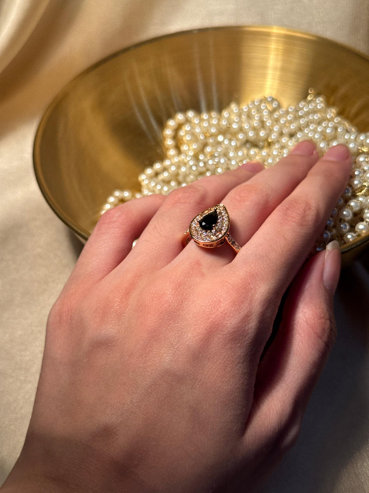 Droplet Ring Gold - Black