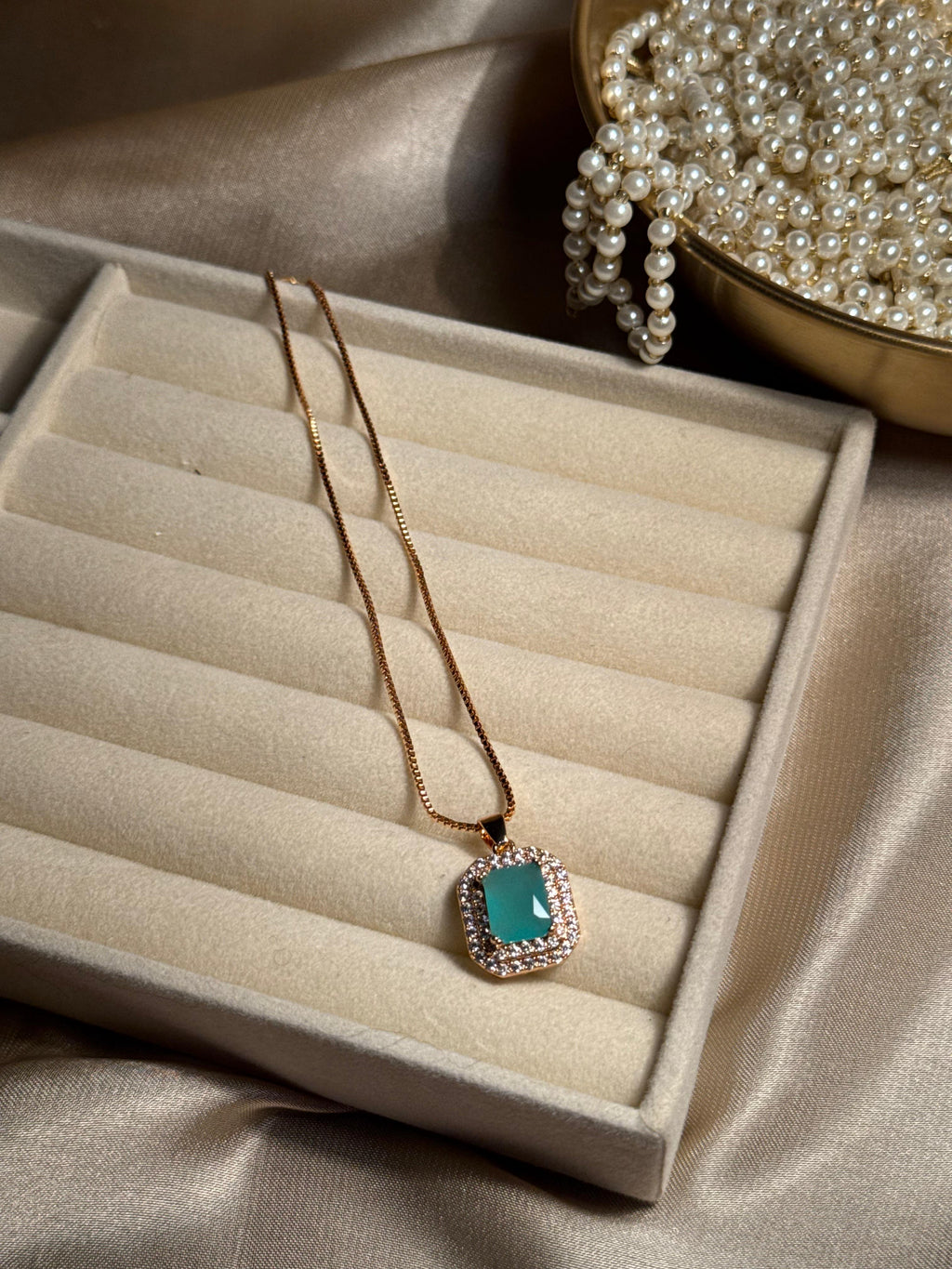 Cushion Pendant Necklace (Green)
