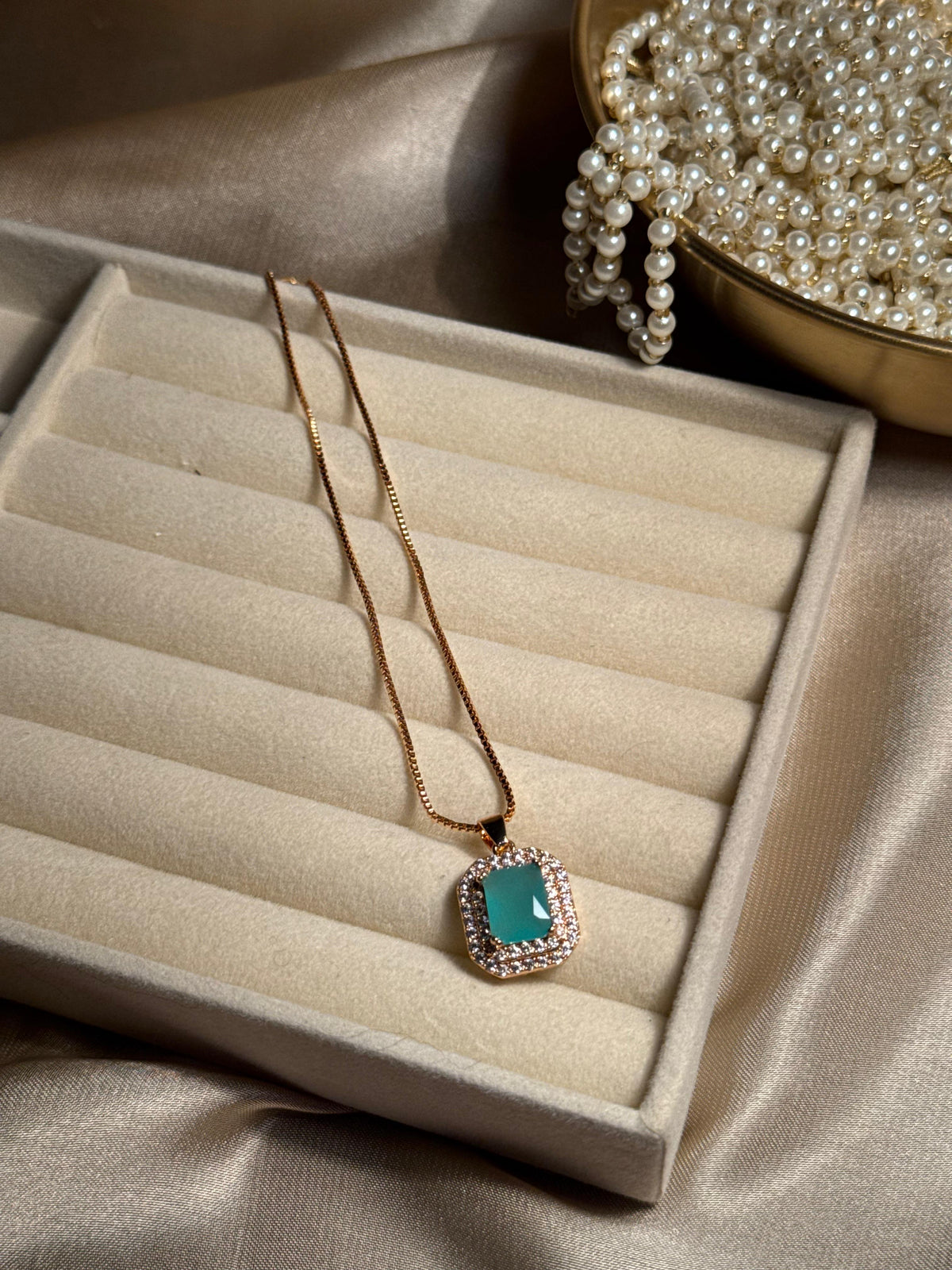 Cushion Pendant Necklace (Green)