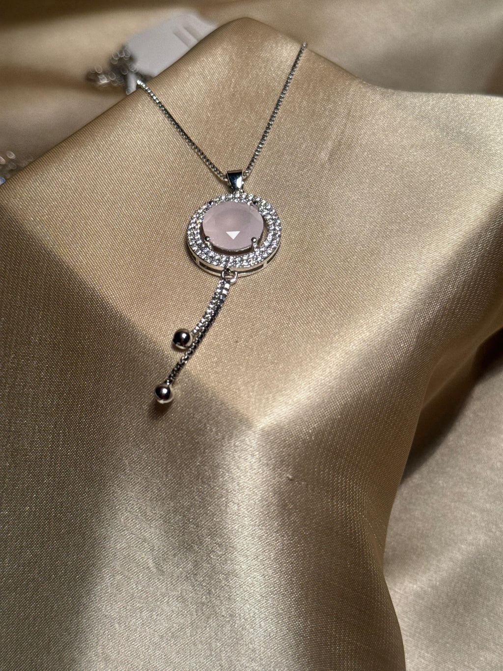 Round Pendant Necklace (Pink)