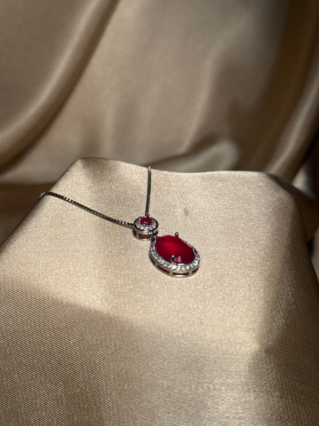 Red double oval necklace