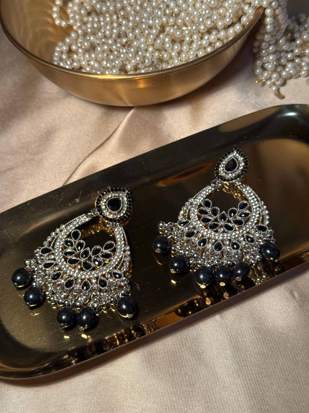 Nilofer Earrings - Black