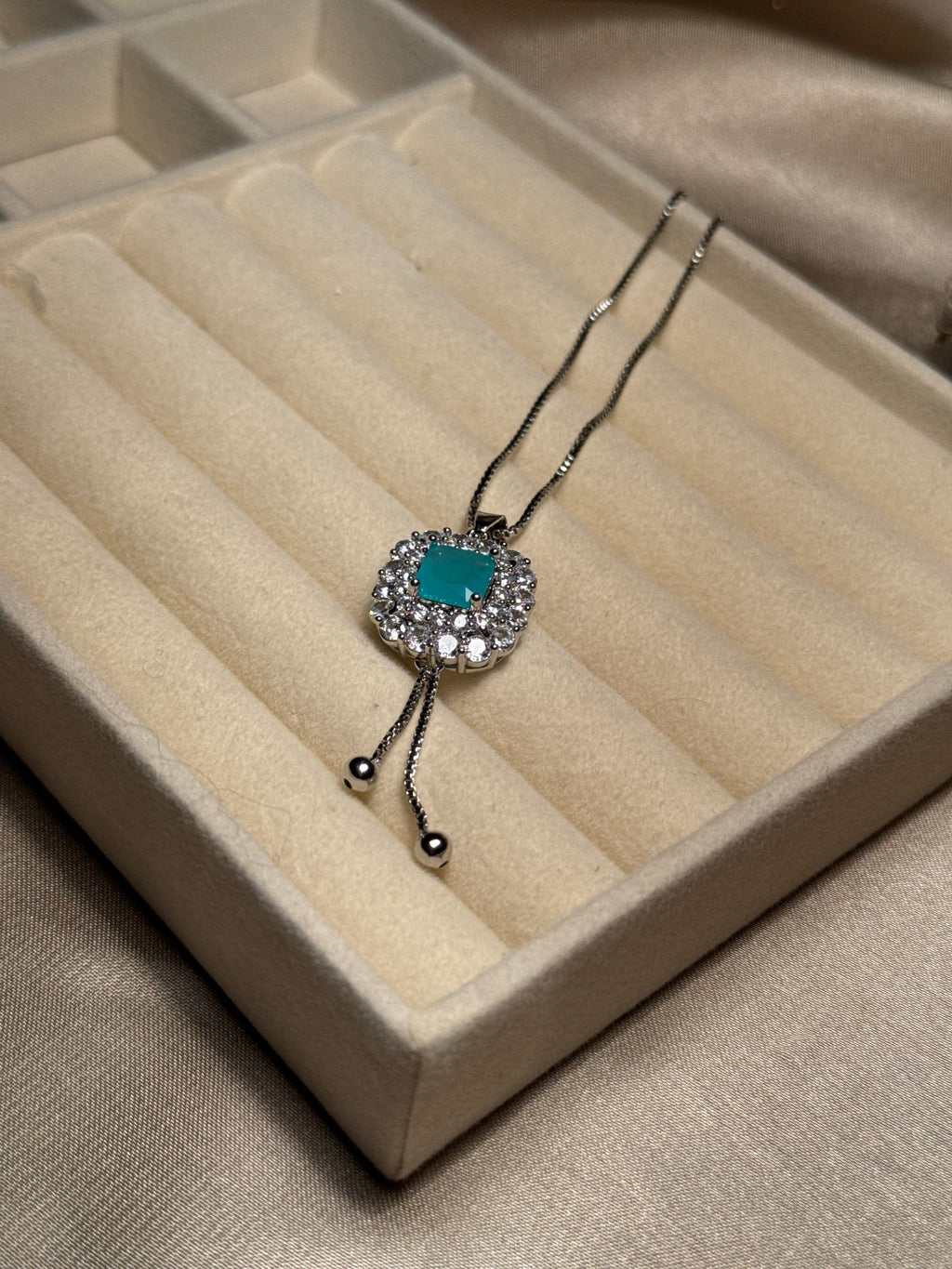 Square gem necklace Silver (Green)