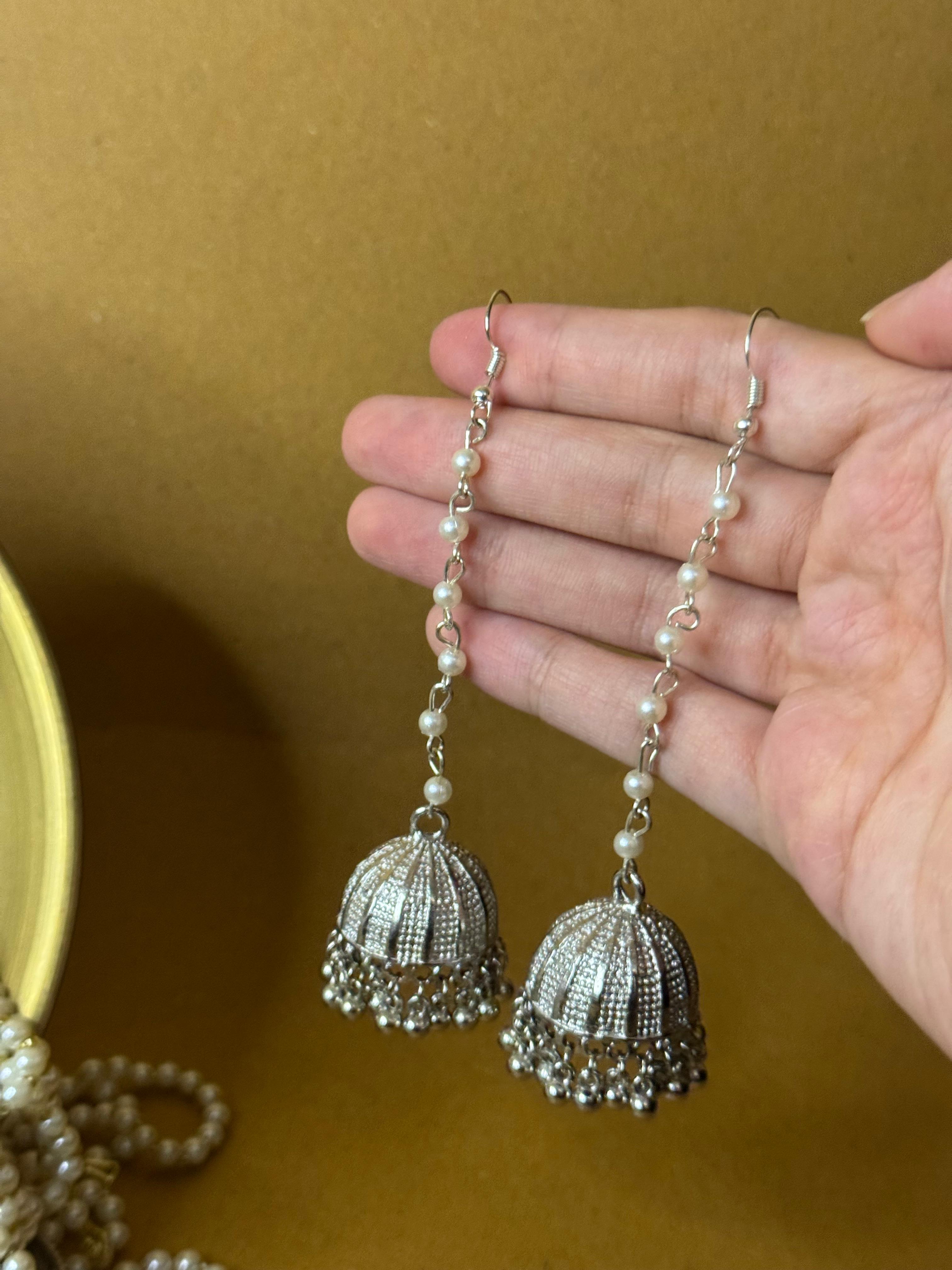Aik lambi lari walay jhumkay - Silver