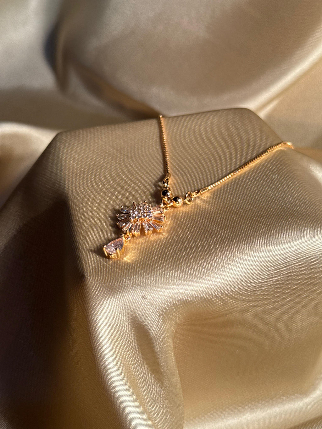 Bloom Necklace Gold
