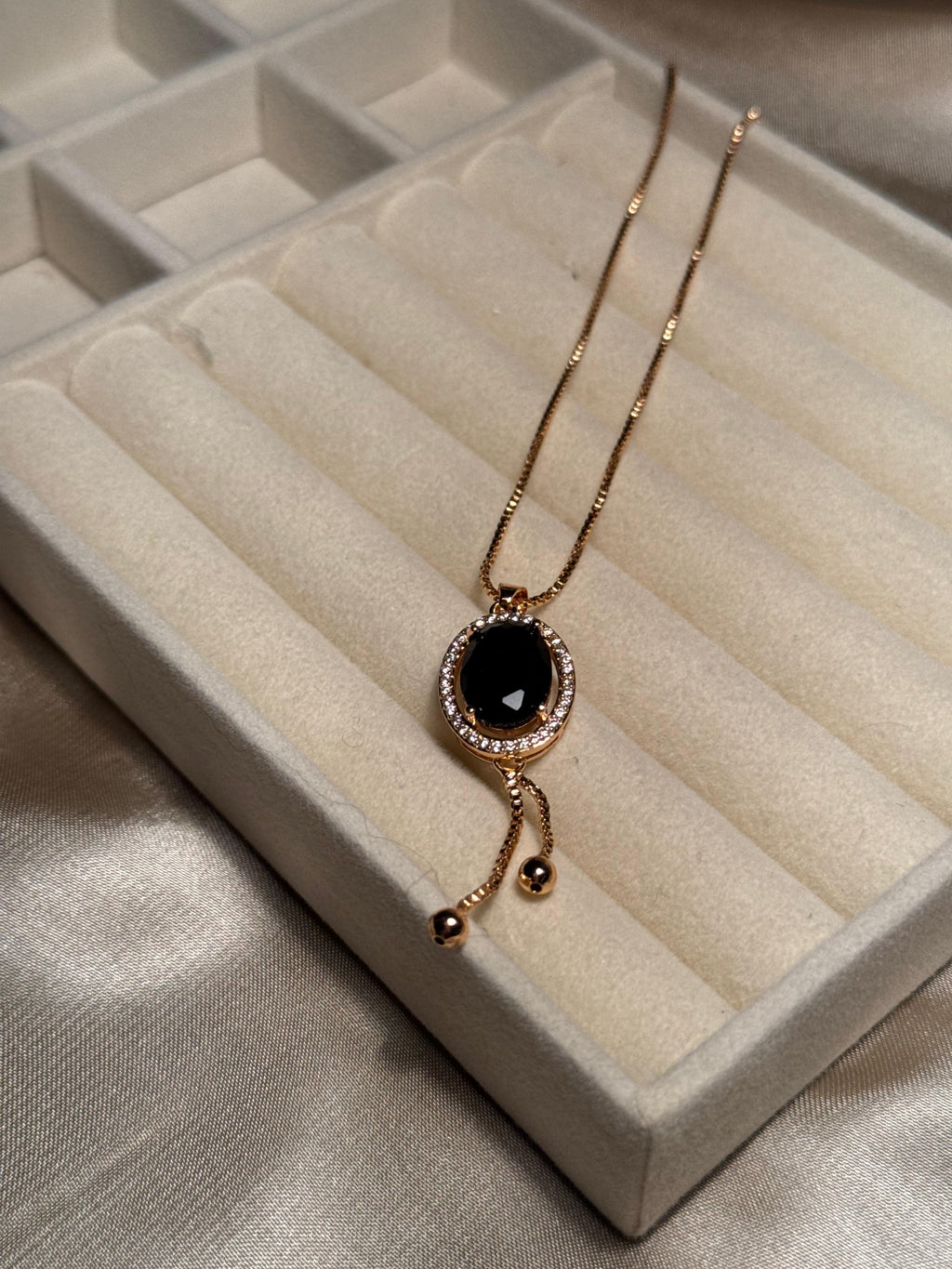 Gold Oval Necklace (Black)