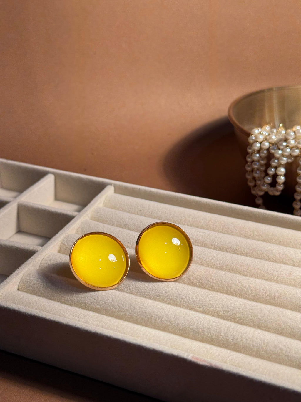 Plain summer breeze round earrings - Yellow