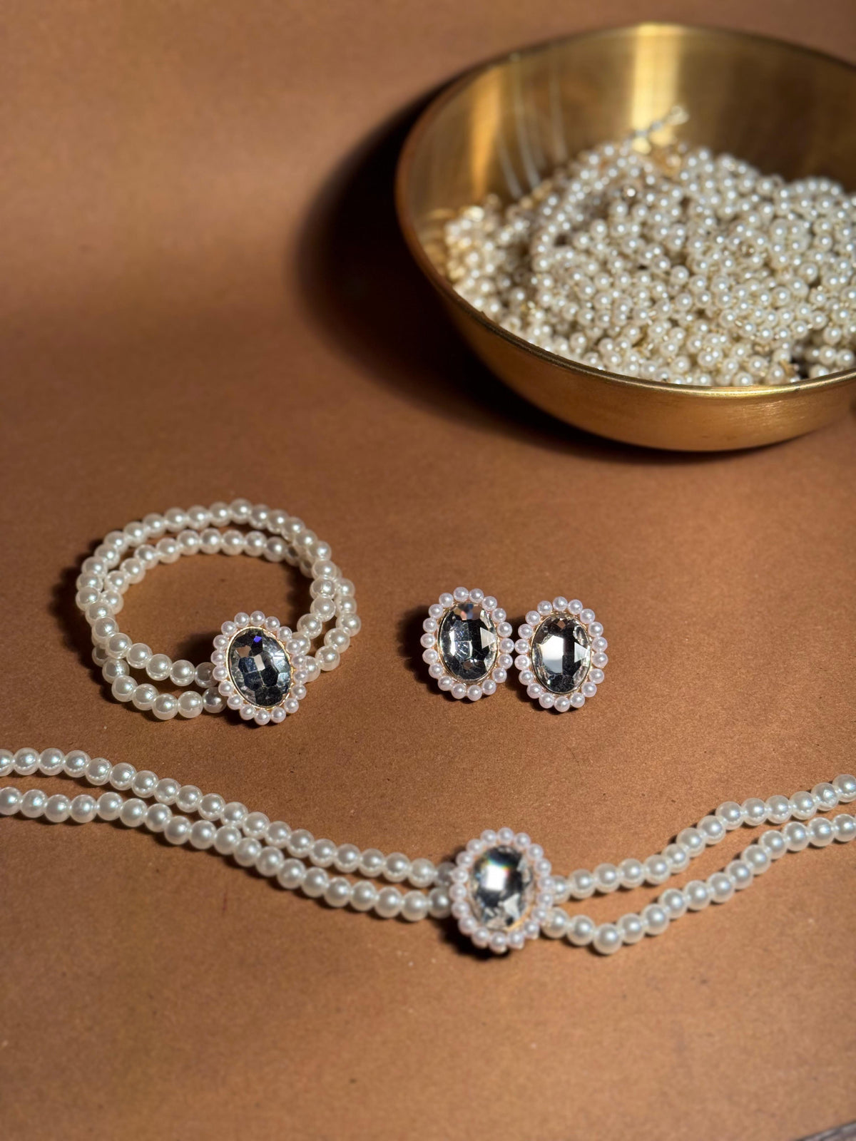Moti Har Set - White