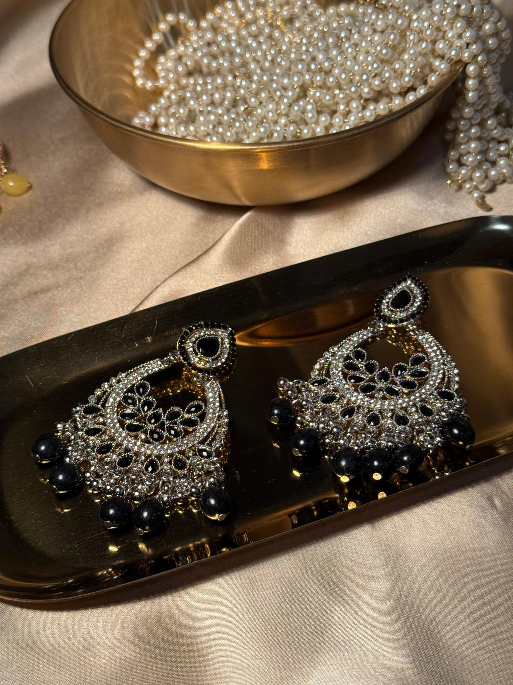 Nilofer Earrings - Black